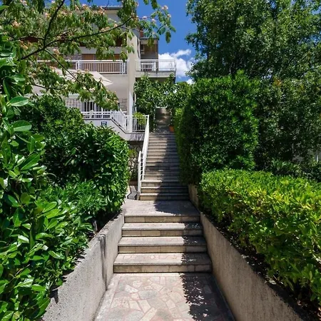 In 39344 Apartman *