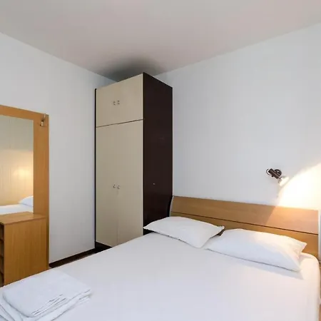In 39344 Apartman *