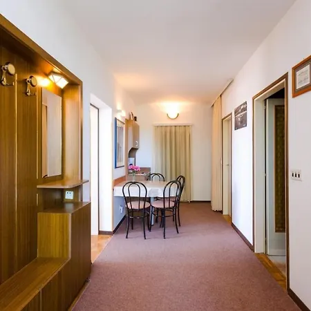 In 39344 Apartman *